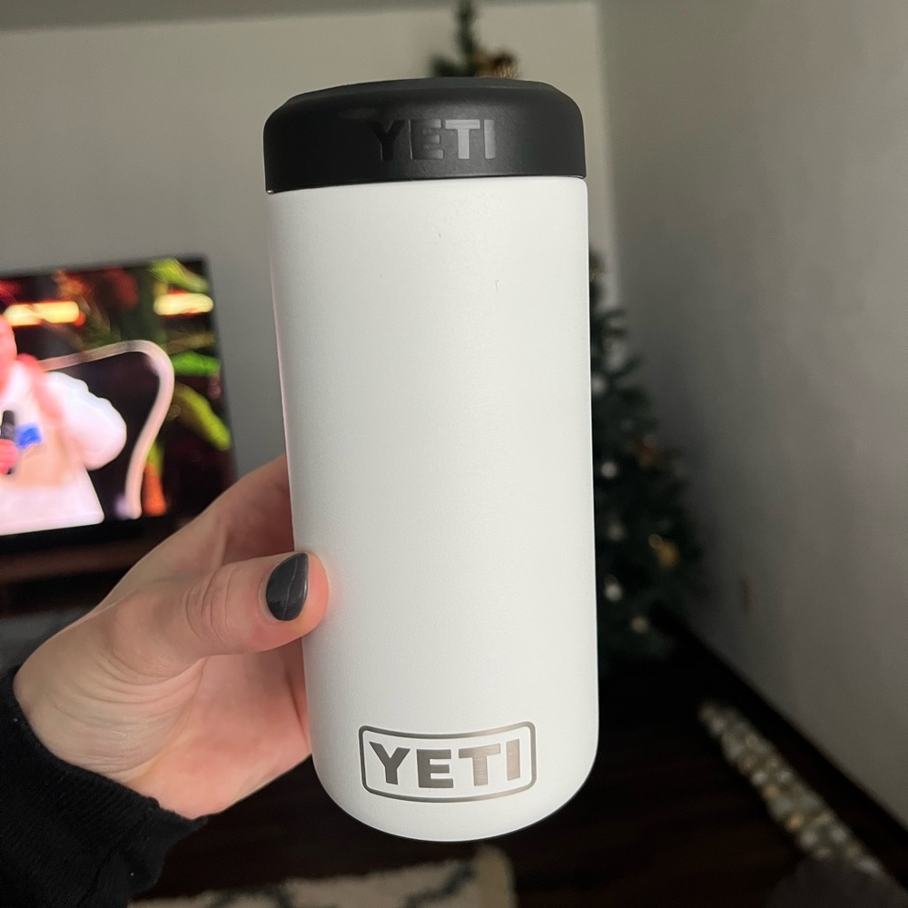 12 oz slim can Yeti , white !